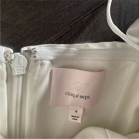 Cinq à Sept Women's Teo Dress
Size 4 - Picture 6 of 6